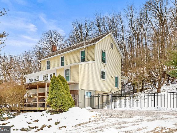 3rd image of 1988 Windy Hill Rd