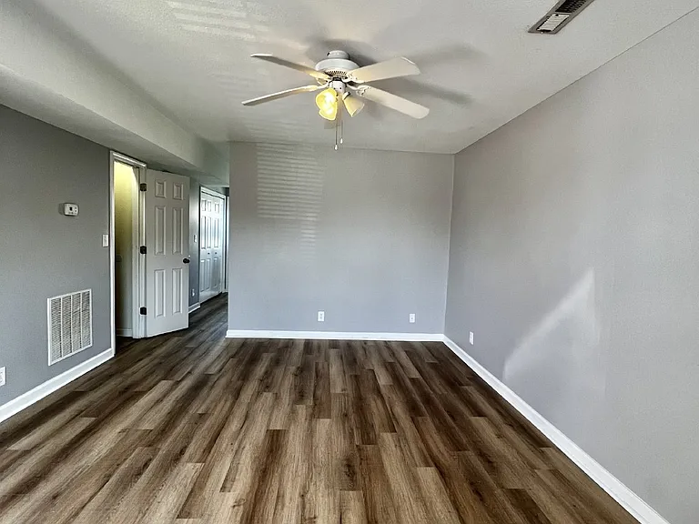 253-1A Executive Ave — Photo 8