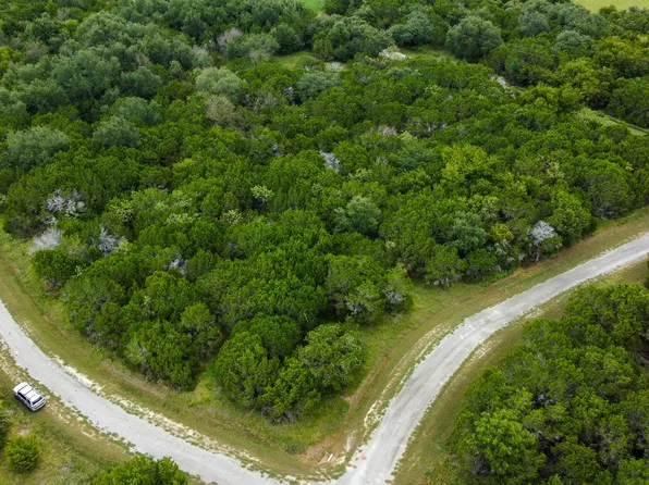 30041 Greenhill Dr, Whitney, TX 76692