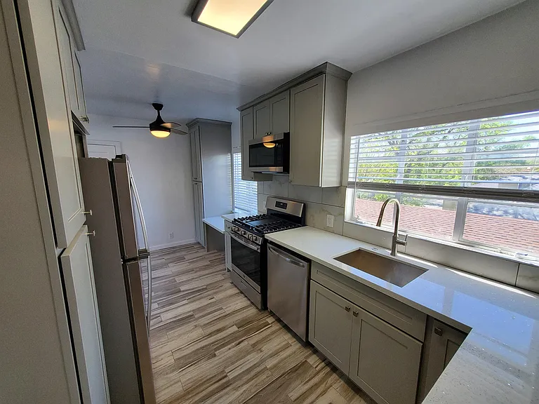 2515 S St #5 — Photo 3