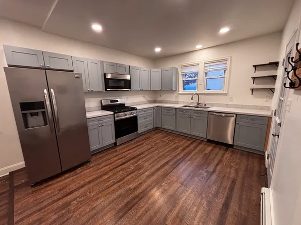 1002 Market St APT 1, New Cumberland, PA 17070