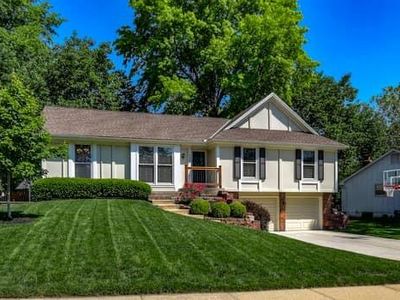 12208 W 102nd St, Lenexa, KS, 66215