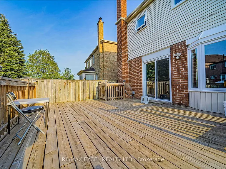 47 Whiteleaf Cres #UPPER — Photo 25