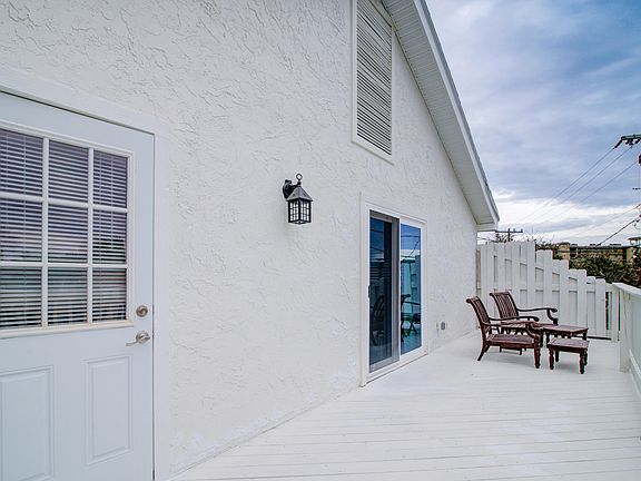 3rd image of 20 Capistrano Dr