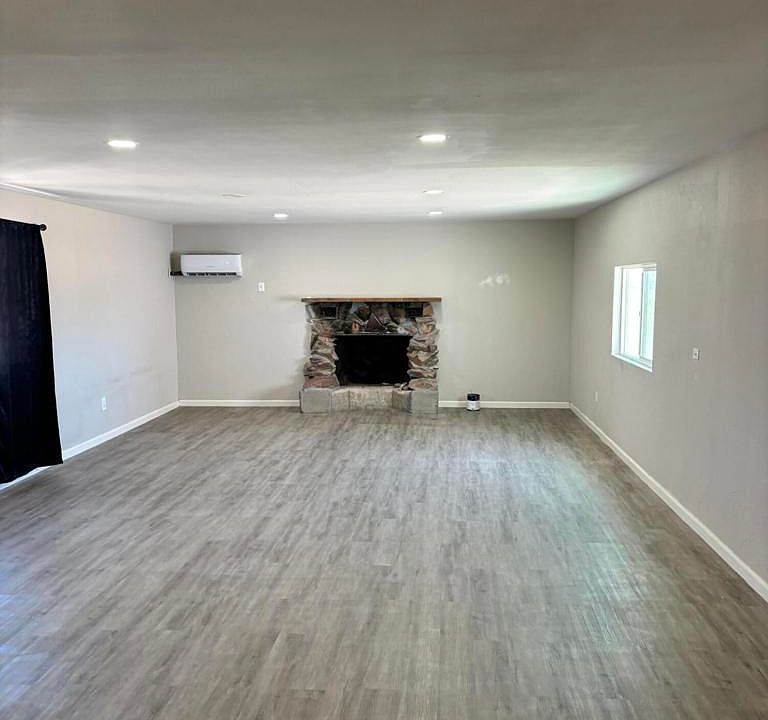 1st image of 76434 Encanto Dr