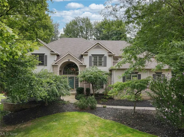 5577 High Point Rd, Solon, OH 44139
