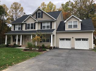 2420 Orchard View Ct, Yorktown Heights, NY 10598