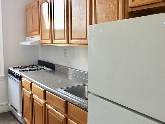 5th image of 85 Forest Pkwy #6