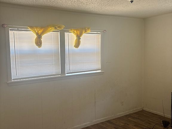 4th image of 2959 Stearns Ave