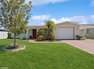 1814 Sprint Ln, Holiday, FL 34691