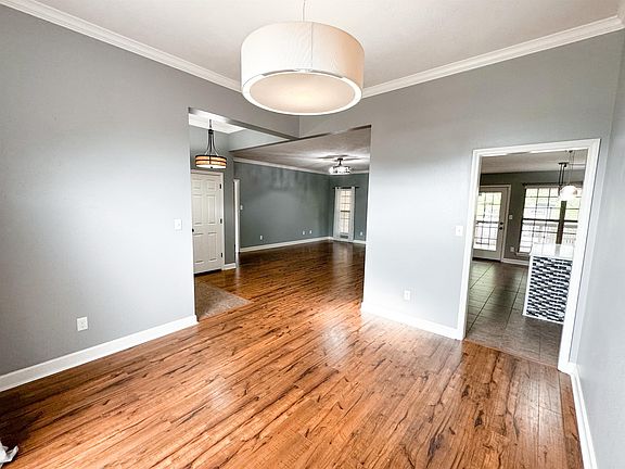 5th image of 1404 Lauren Dr