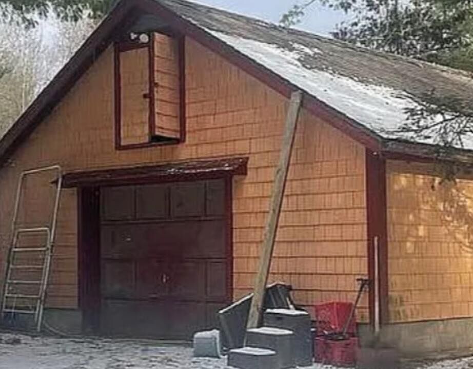2nd image of 222 Picketts Corners Rd