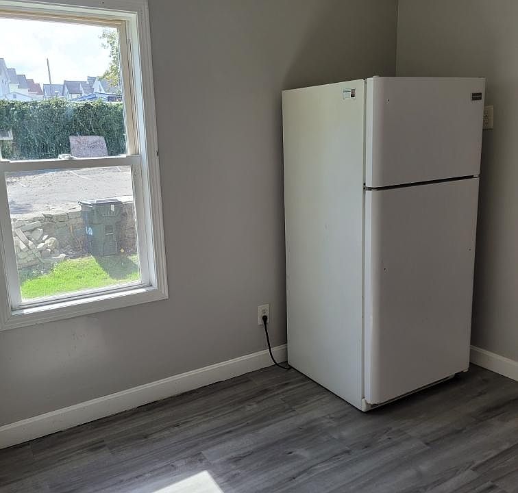2nd image of 57 Lyon St APT 1
