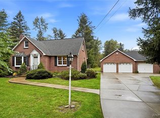 496 Heim Rd, Getzville, NY 14068