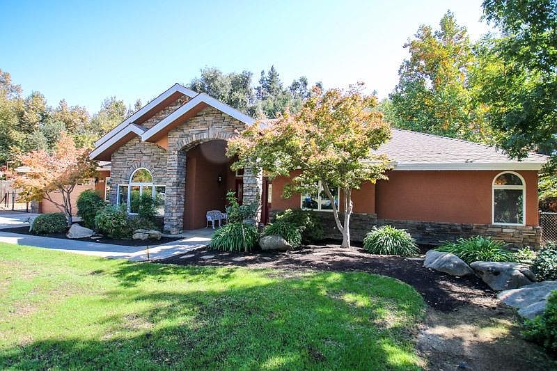 1st image of 486 N Trout Lake Dr