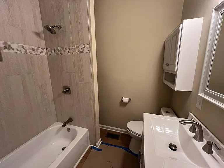 Bathroom picture #1