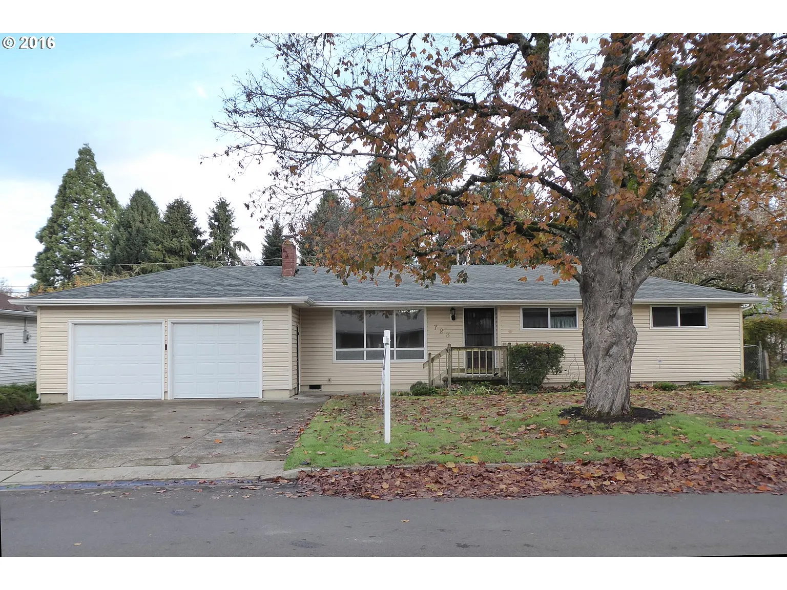 723 Sunview St photo 1