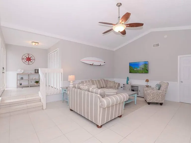 3267 NE Catamaran Ter — Photo 10