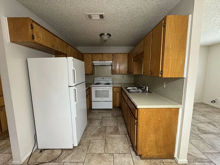 2211 Cascade Drive — Photo 5