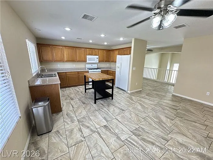 316 Fountain Crossing Ln — Photo 8