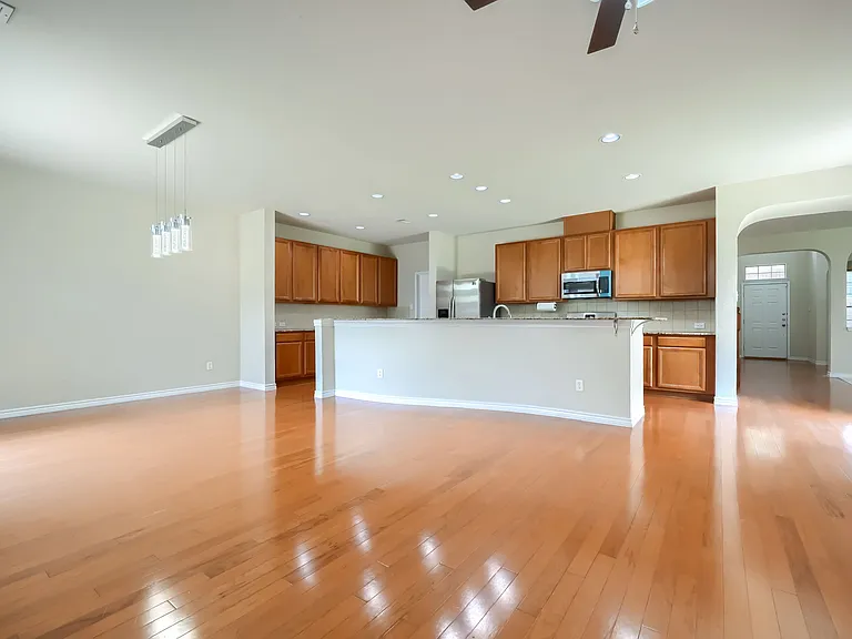 6517 Renewal Rd — Photo 7