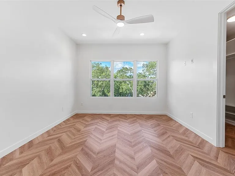 102 W Adalee St #4 — Photo 15