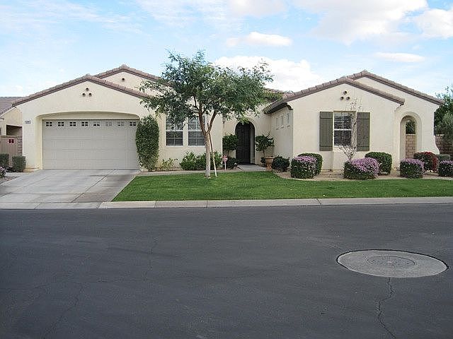 1st image of 43260 W Parkway Esplanade