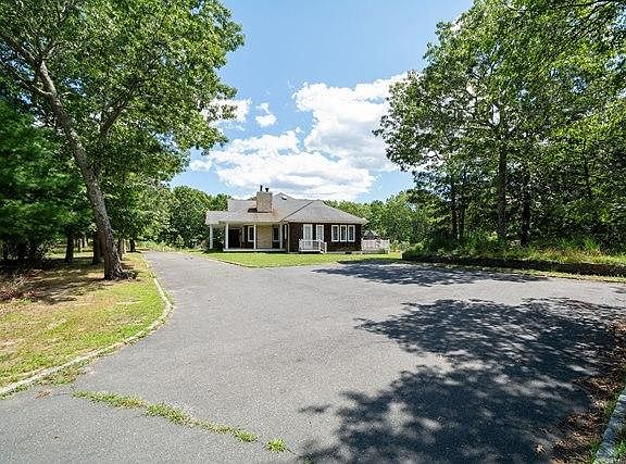 3rd image of 45 Douglas Ct