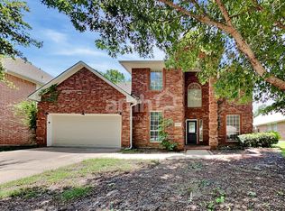 6422 Parkmont Dr, Arlington, TX 76001
