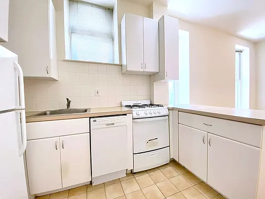 Rented by Manhattan Spaces | media 11