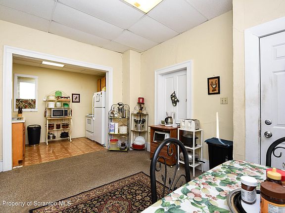 5th image of 520 N Main St