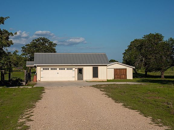 4th image of 1004 Orchard Park Blvd