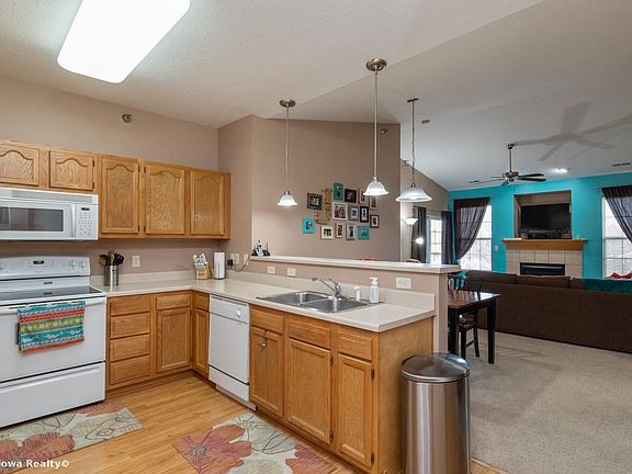 3rd image of 1313 SE University Ave #204