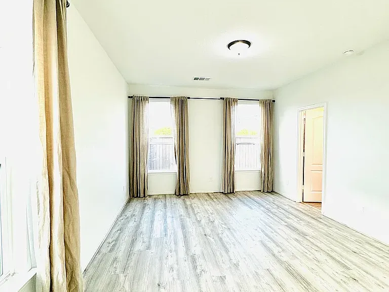 304 Lemon Light Ln — Photo 12