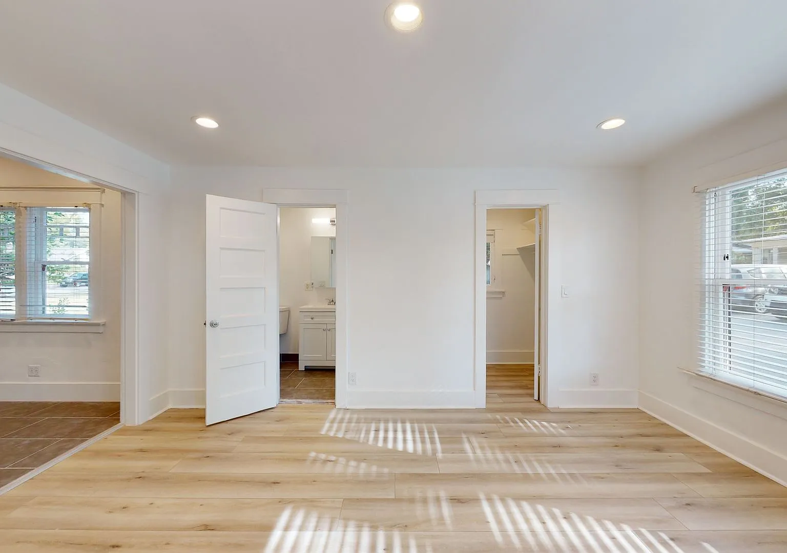 Ask About August Move In Special! Beautifully Remodeled And Upgraded Studio Apartment In Resident... — Photo 3