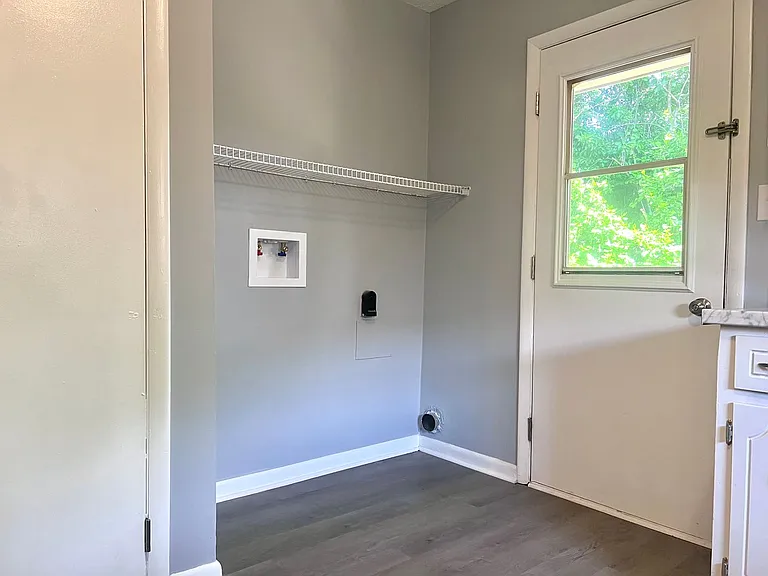 211 Chapel St — Photo 6