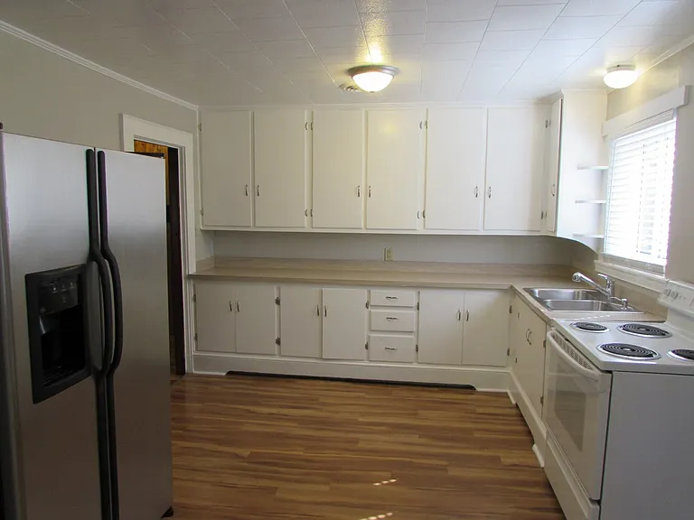 338 Culp St — Photo 2