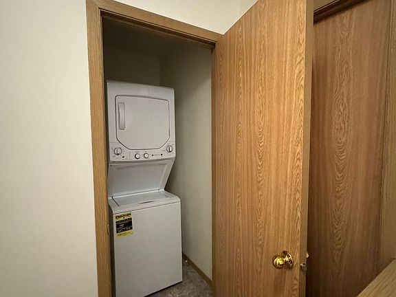 4th image of 2719-2723 W Maplewood Ave #107