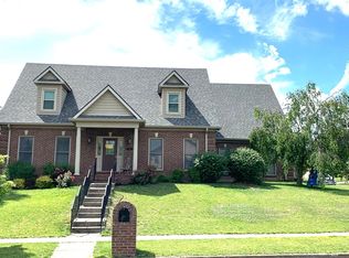685 Rolling Creek Ln, Lexington, KY 40515