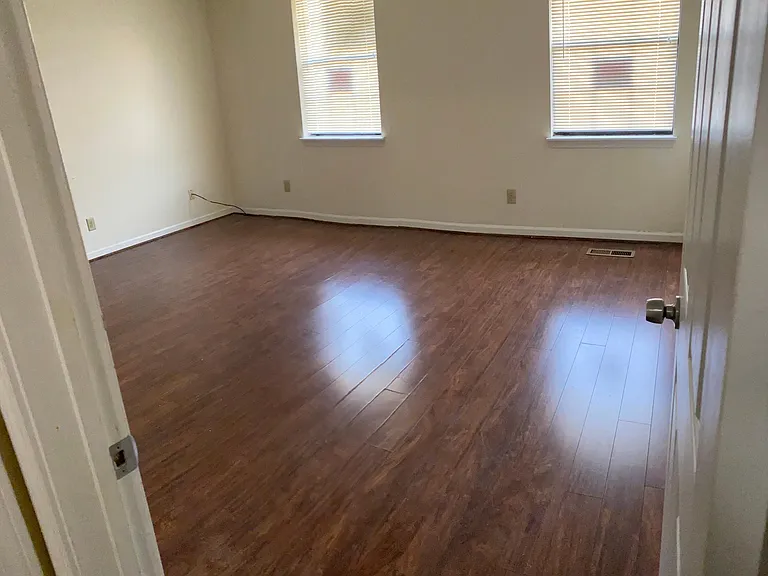 5511 Saint James St — Photo 6