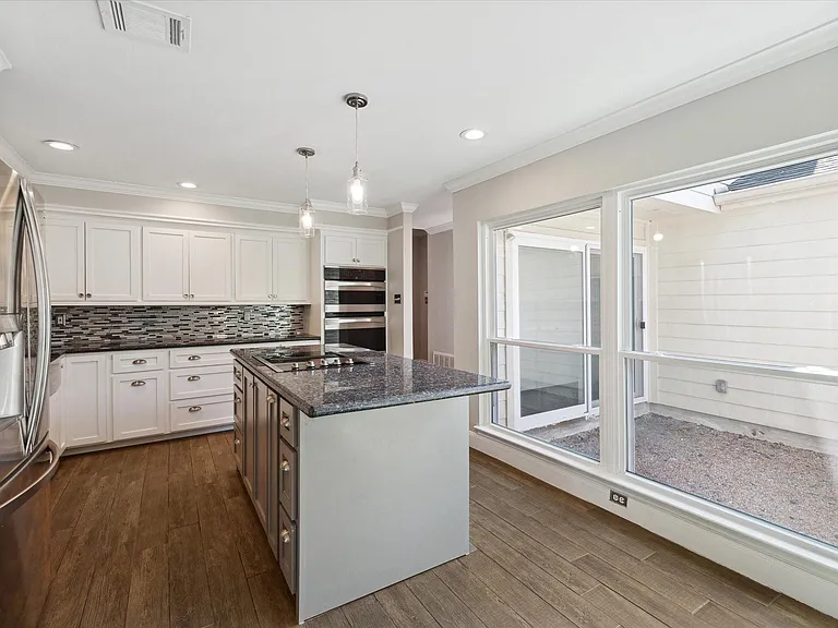 1311 Ambergate Dr — Photo 9