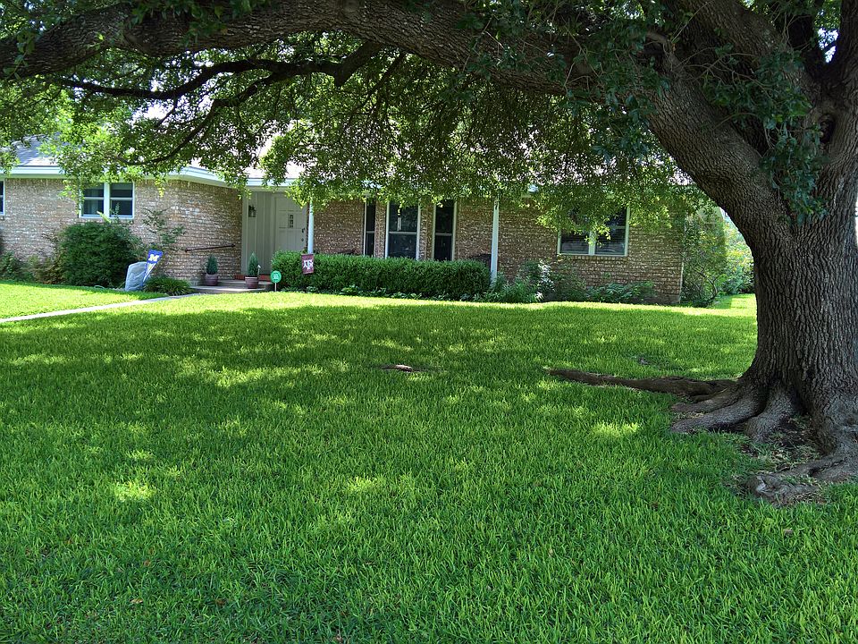 1st image of 3025 Oaklawn Dr