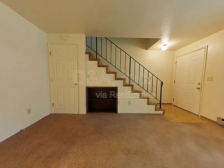 112 NE Conifer Blvd #8 — Photo 2