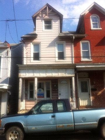1st image of 621 W Race St