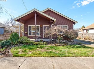 404 S 2nd St, Silverton, OR 97381