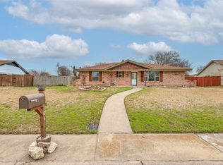 104 Wesley Dr, Desoto, TX 75115