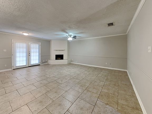4th image of 3705 Arnold Dr