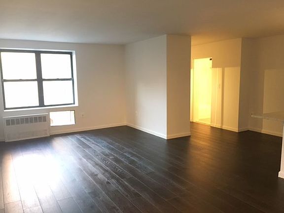 3rd image of 829 Greenwood Ave APT 4A