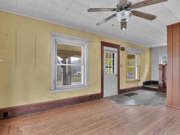 3rd image of 304 Oakwood Ave