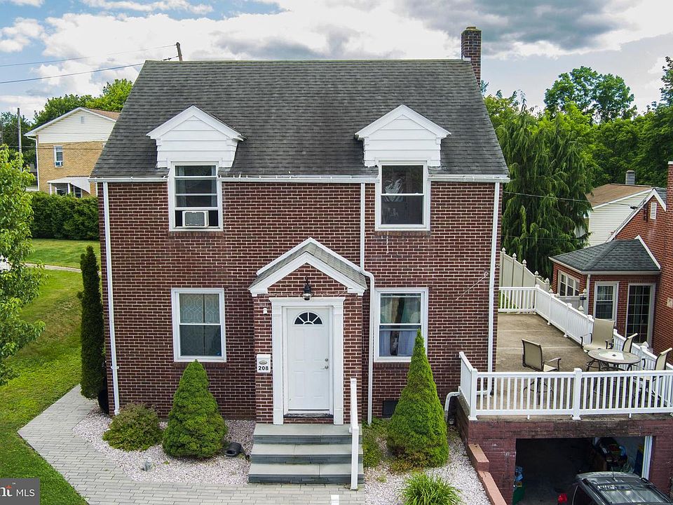 1st image of 208 Sheffield St